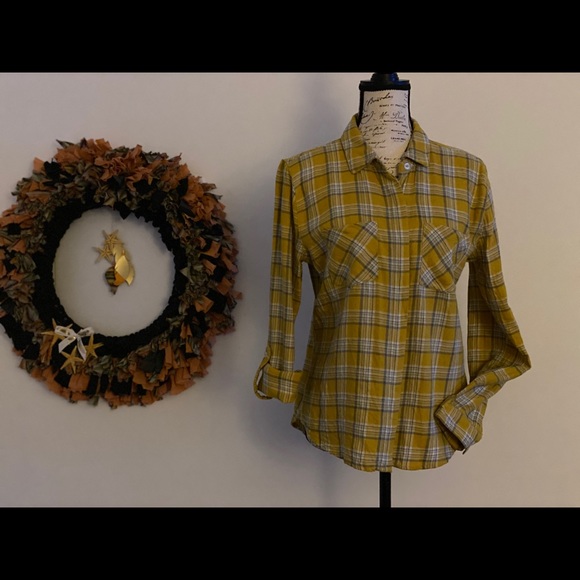 Tops - Gold/Gray plaid flannel button down blouse -large